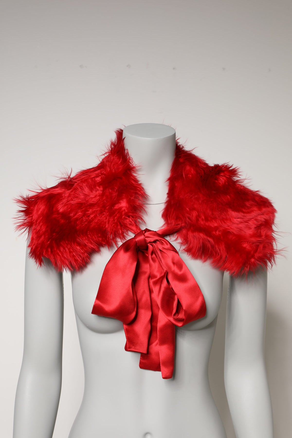 Dolce & Gabbana Red Alpaca Fur Collar